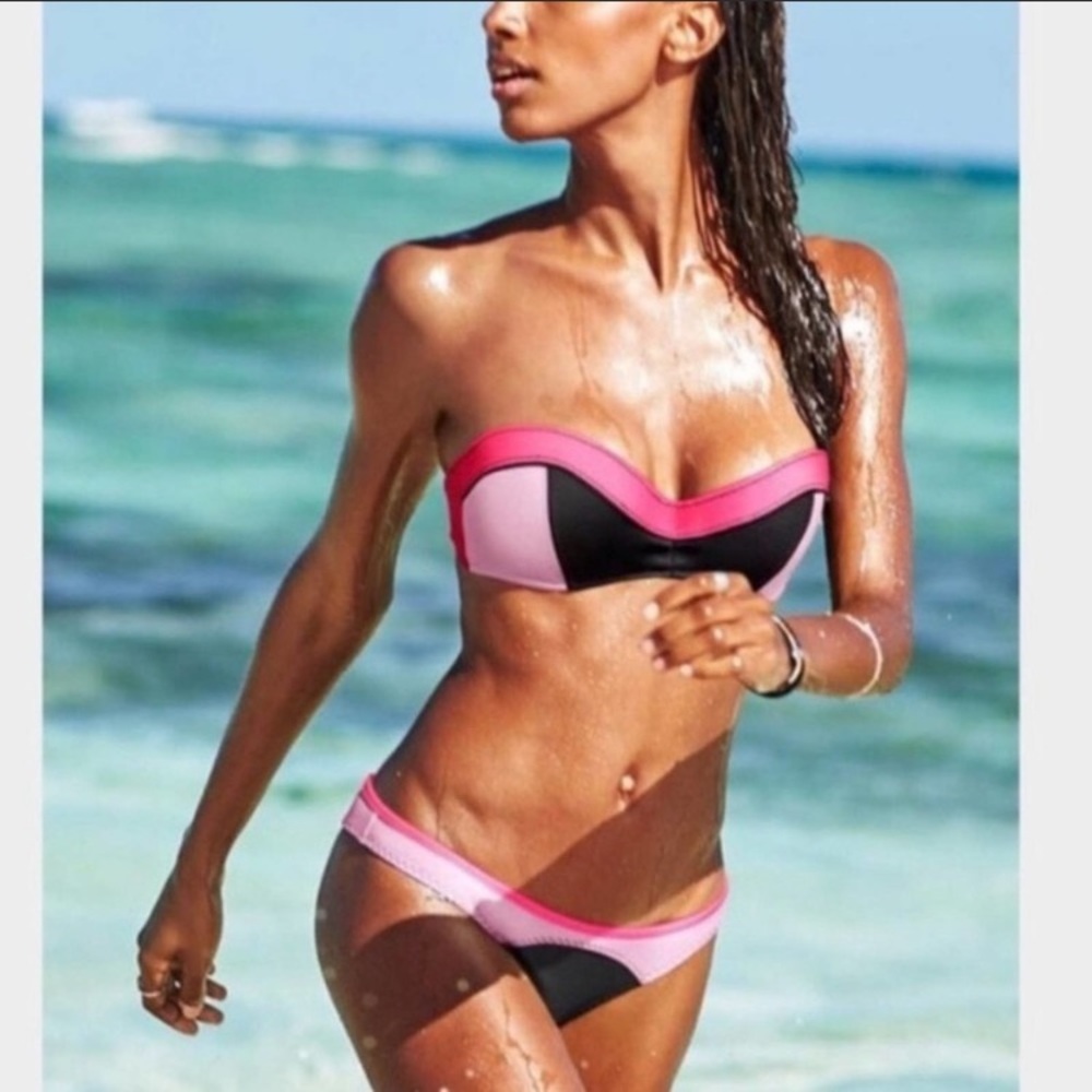 Victoria’s Secret bikini 36C / Medium